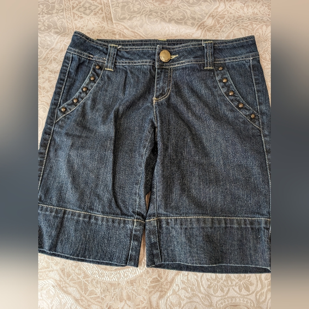 DKNY Jean Shorts. 9 jrs